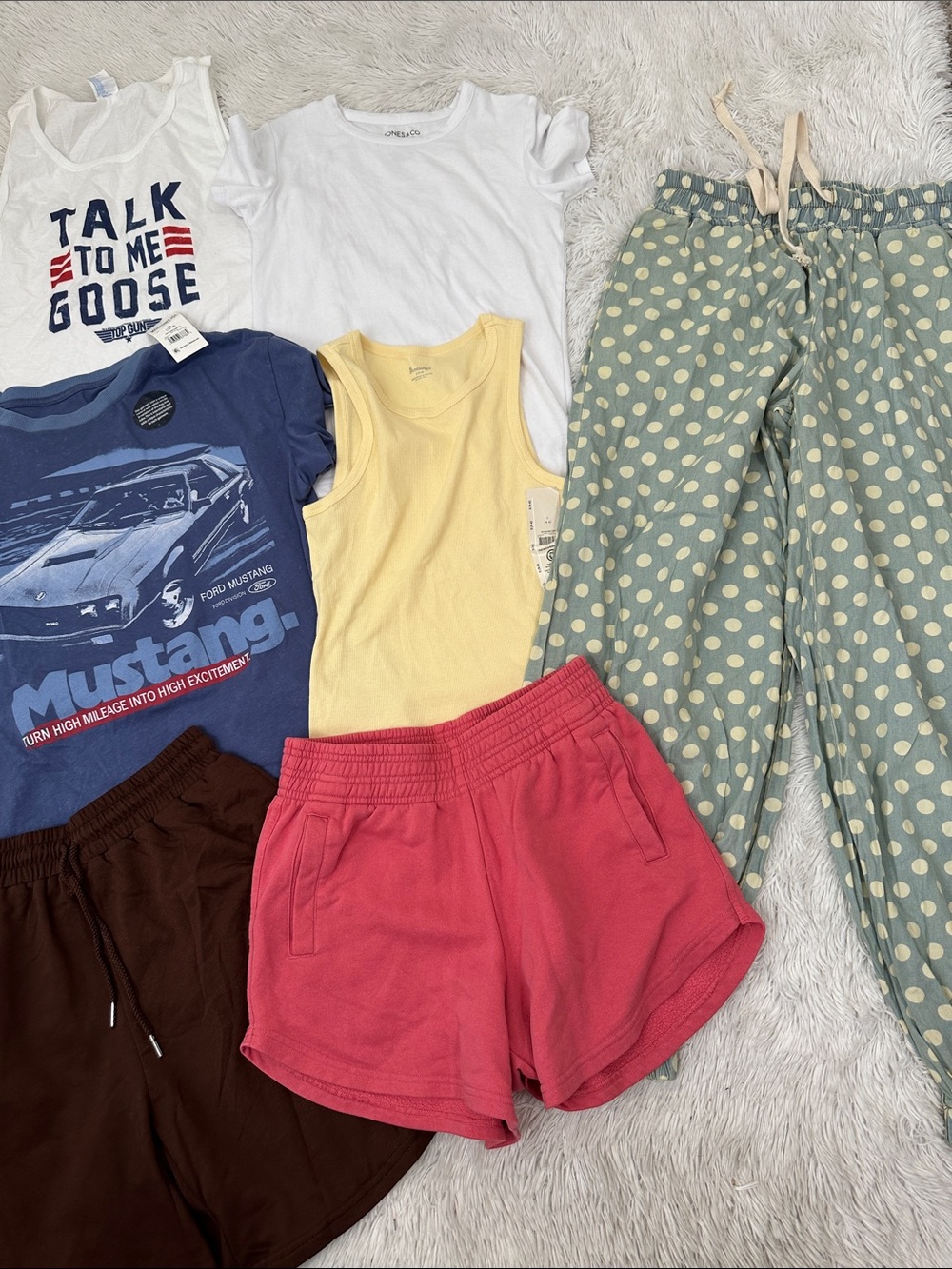 ❤️ Bundle of 7 Woman’s Clothing Size XS/S - Picture 1 of 9